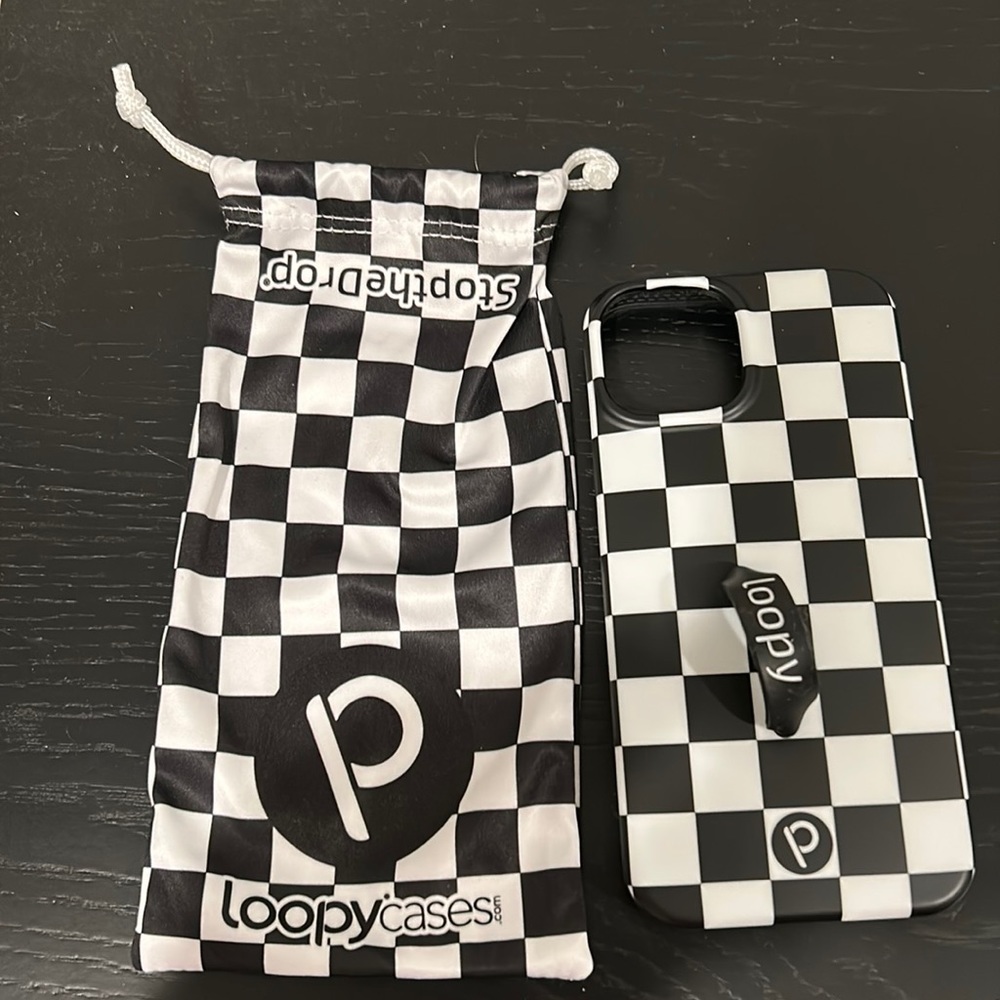 Loopy Case - Black & White Checkered